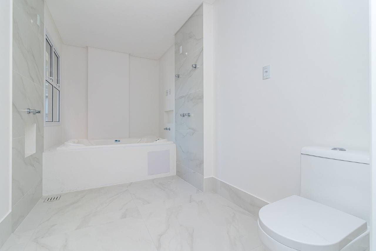 Foto do imóvel Apartamento 4 suítes no Edifício La Belle – 196m² a 60m do mar em Meia Praia, Itapema