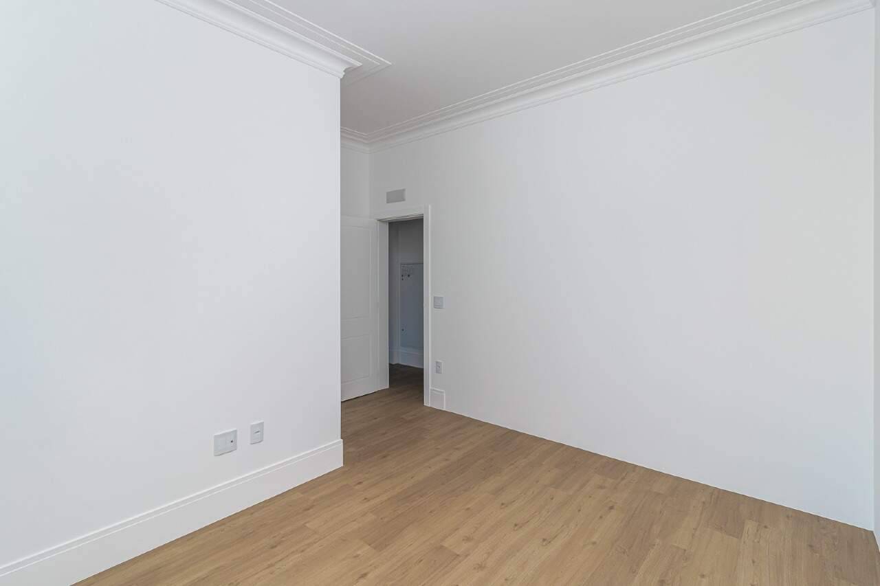 Foto do imóvel Apartamento 4 suítes no Edifício La Belle – 196m² a 60m do mar em Meia Praia, Itapema