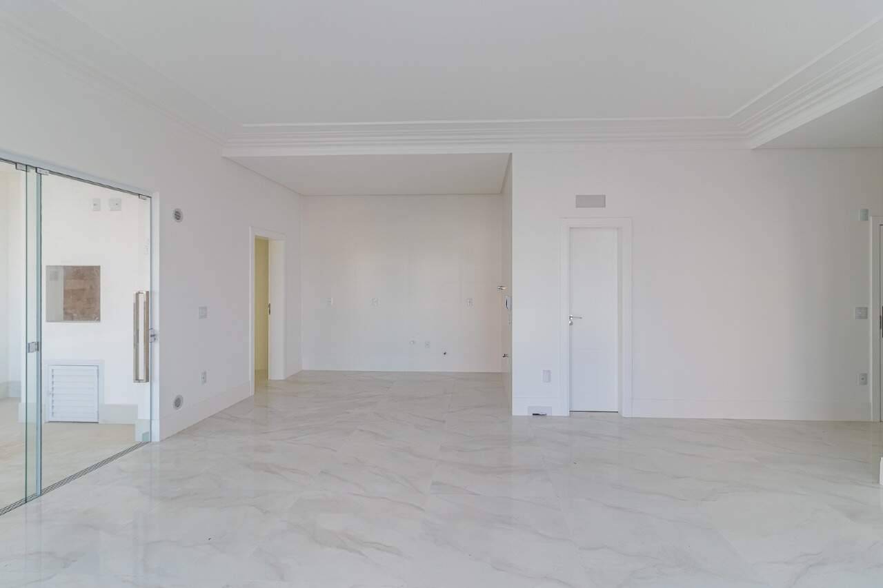 Foto do imóvel Apartamento 4 suítes no Edifício La Belle – 196m² a 60m do mar em Meia Praia, Itapema
