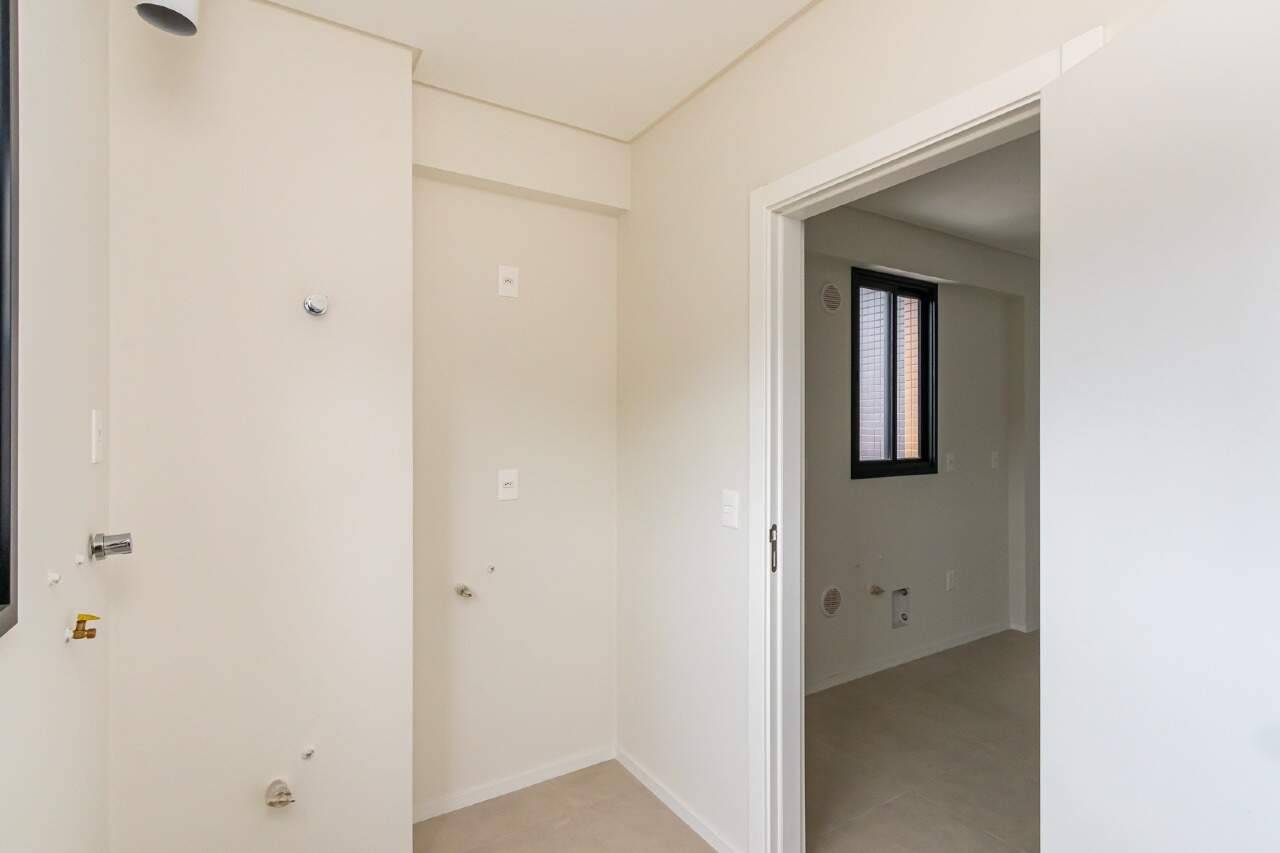 Foto do imóvel Apartamento com 3 Suítes no Edifício Dom Arthur em Itapema 