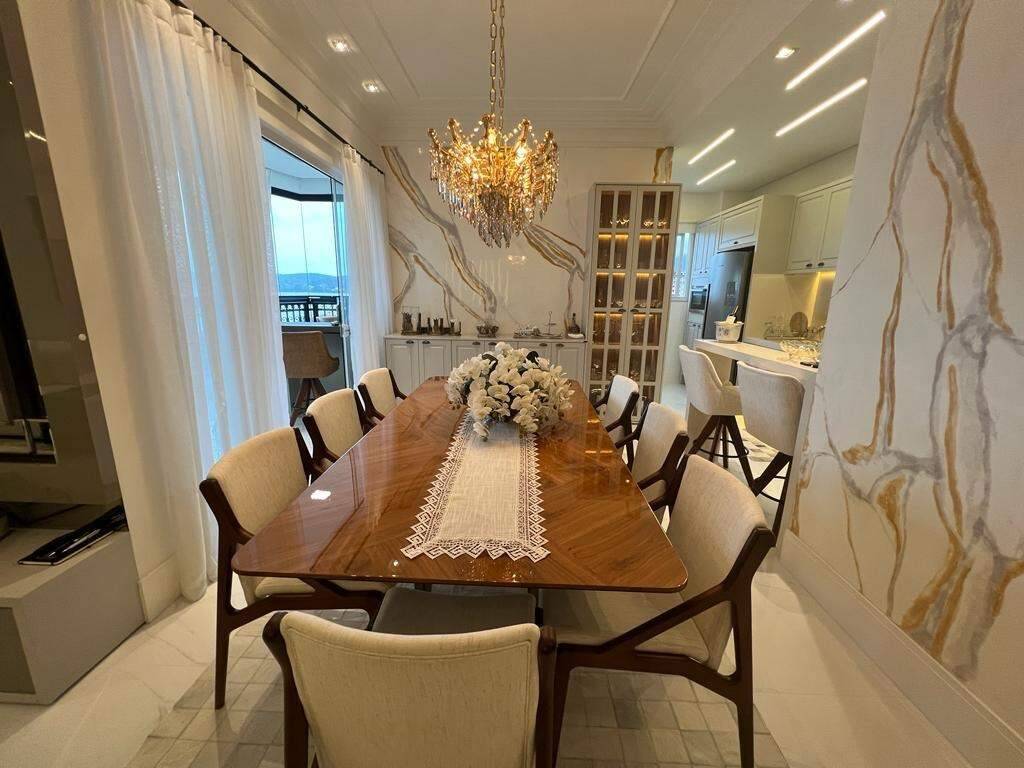 Foto do imóvel Apartamento no La Rivière com 3 suítes e 140m² frente mar – Meia Praia, Itapema