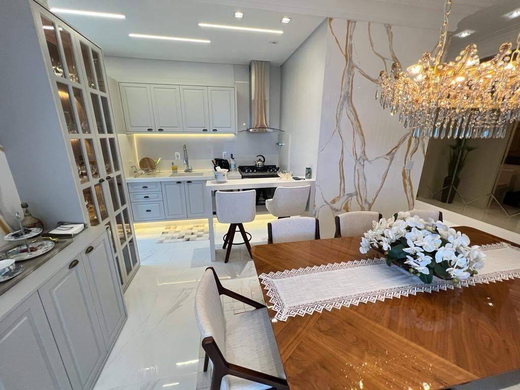 Foto do imóvel Apartamento no La Rivière com 3 suítes e 140m² frente mar – Meia Praia, Itapema