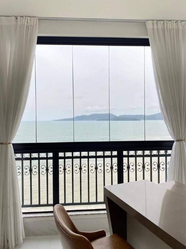 Foto do imóvel Apartamento no La Rivière com 3 suítes e 140m² frente mar – Meia Praia, Itapema