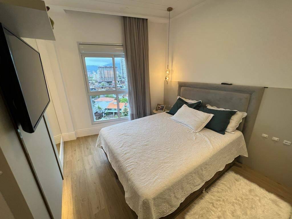Foto do imóvel Apartamento no La Rivière com 3 suítes e 140m² frente mar – Meia Praia, Itapema