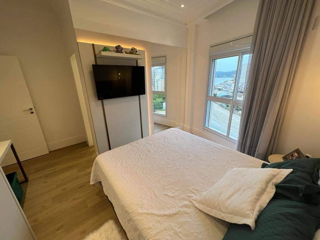 Foto do imóvel Apartamento no La Rivière com 3 suítes e 140m² frente mar – Meia Praia, Itapema