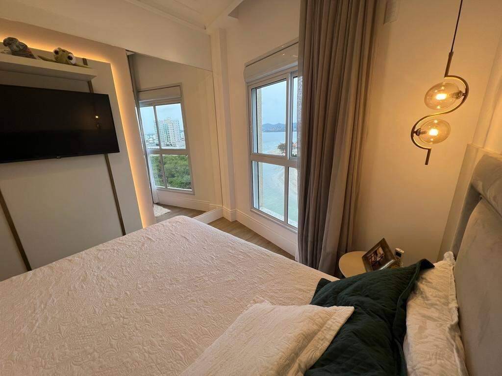 Foto do imóvel Apartamento no La Rivière com 3 suítes e 140m² frente mar – Meia Praia, Itapema