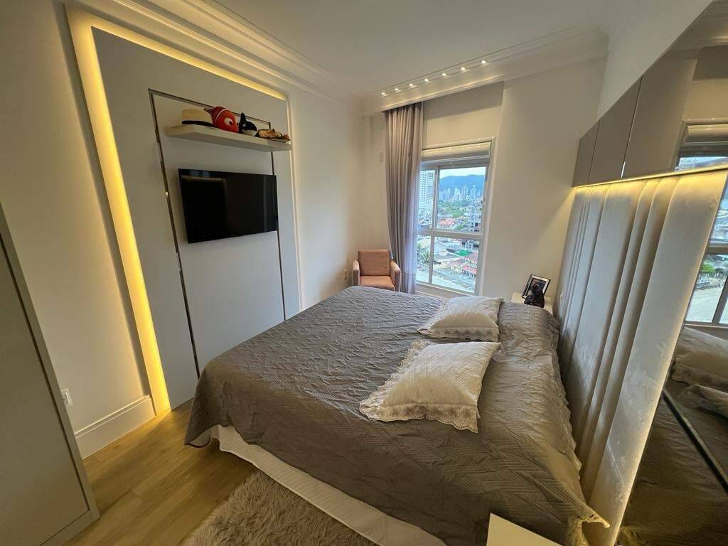 Foto do imóvel Apartamento no La Rivière com 3 suítes e 140m² frente mar – Meia Praia, Itapema