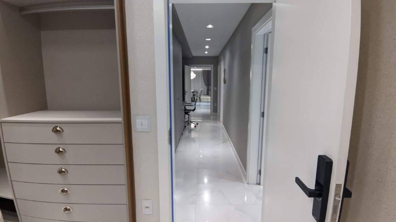 Foto do imóvel Apartamento 100m do mar Meia Praia Itapema | Residencial Porto Villa