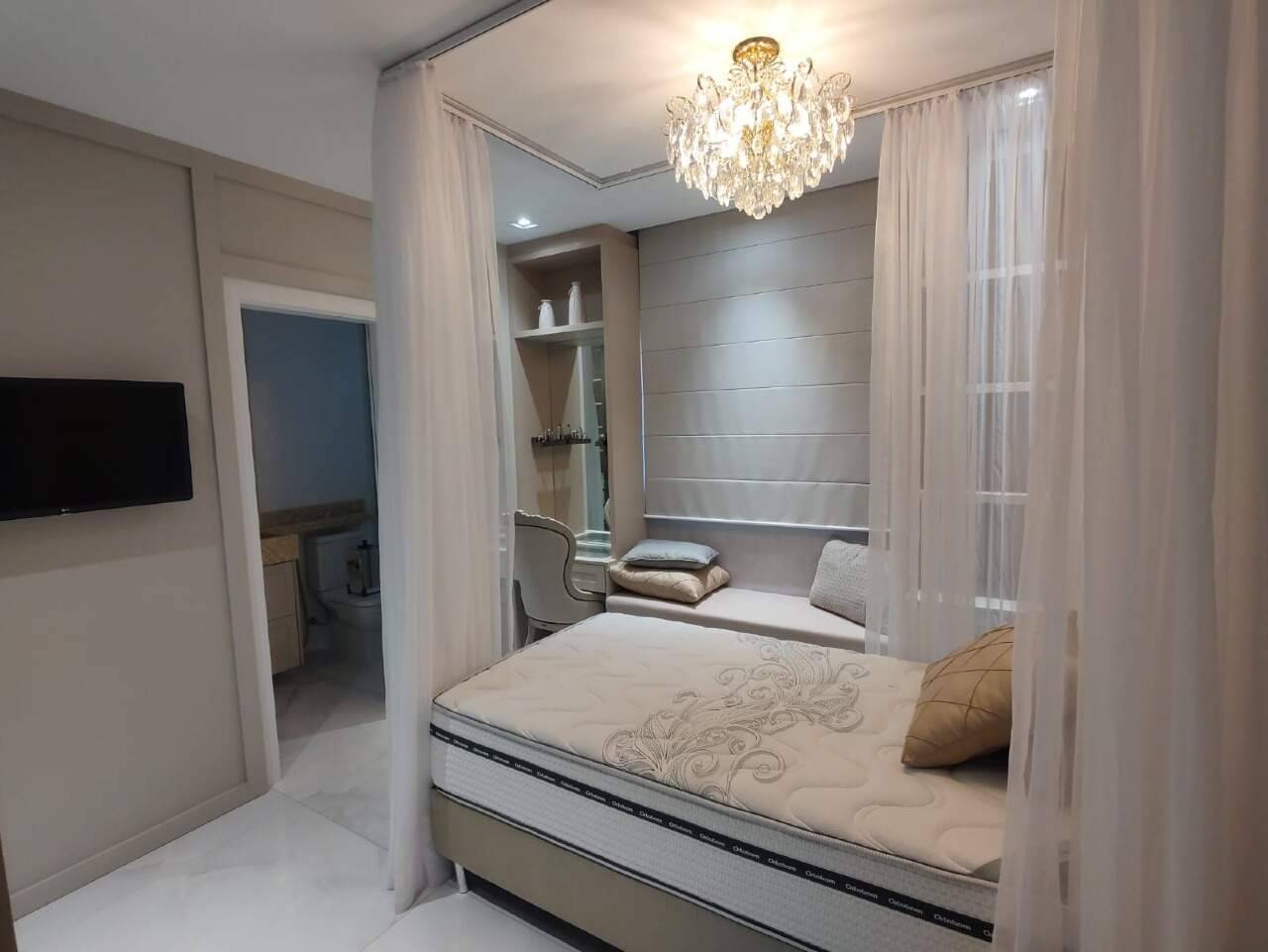 Foto do imóvel Apartamento 100m do mar Meia Praia Itapema | Residencial Porto Villa