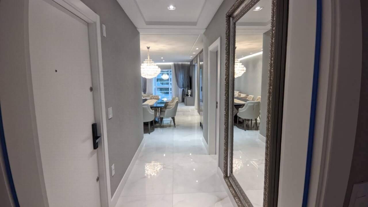 Foto do imóvel Apartamento 100m do mar Meia Praia Itapema | Residencial Porto Villa