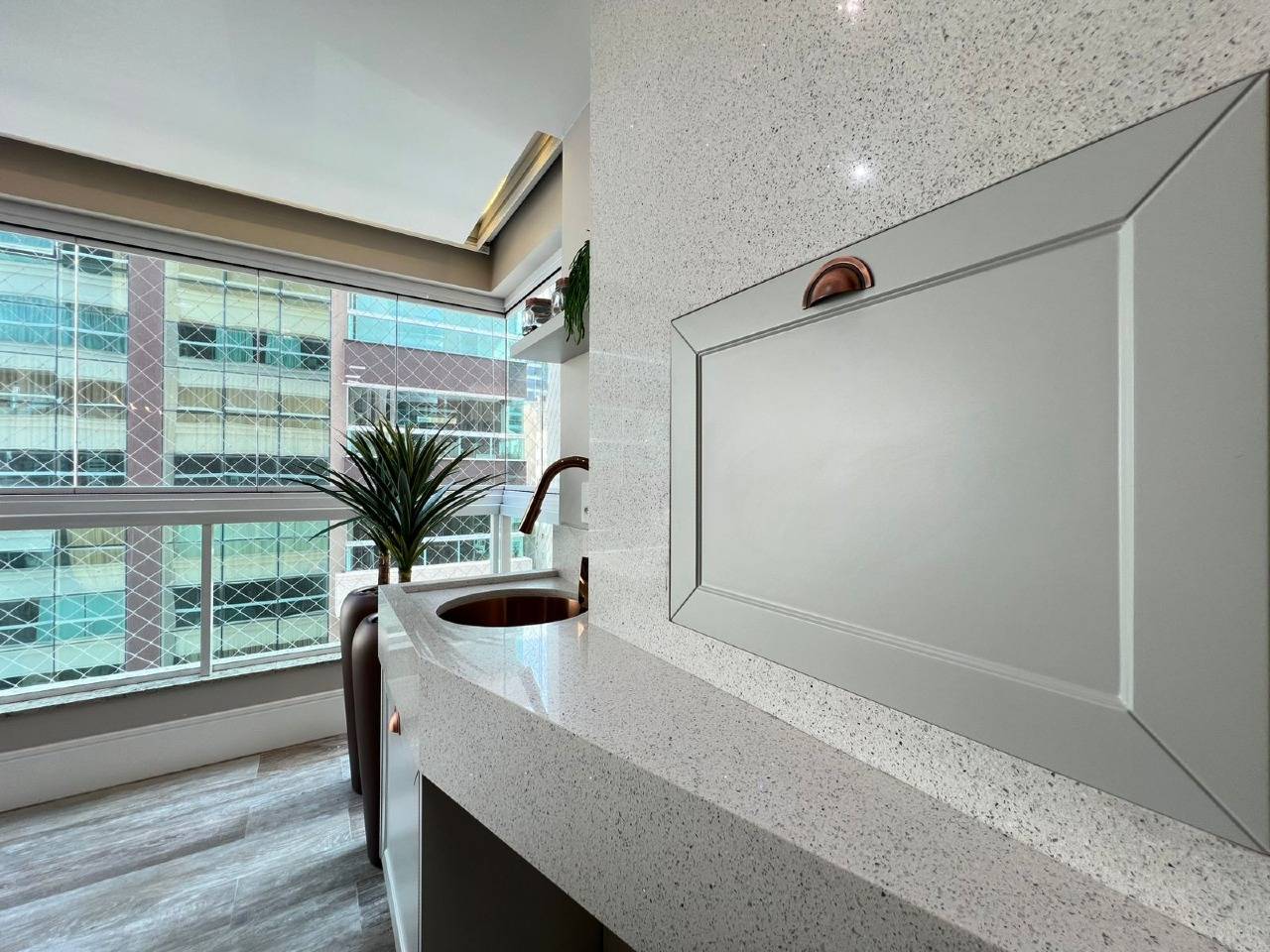 Foto do imóvel Apartamento mobiliado com vista para o mar a 300m da praia