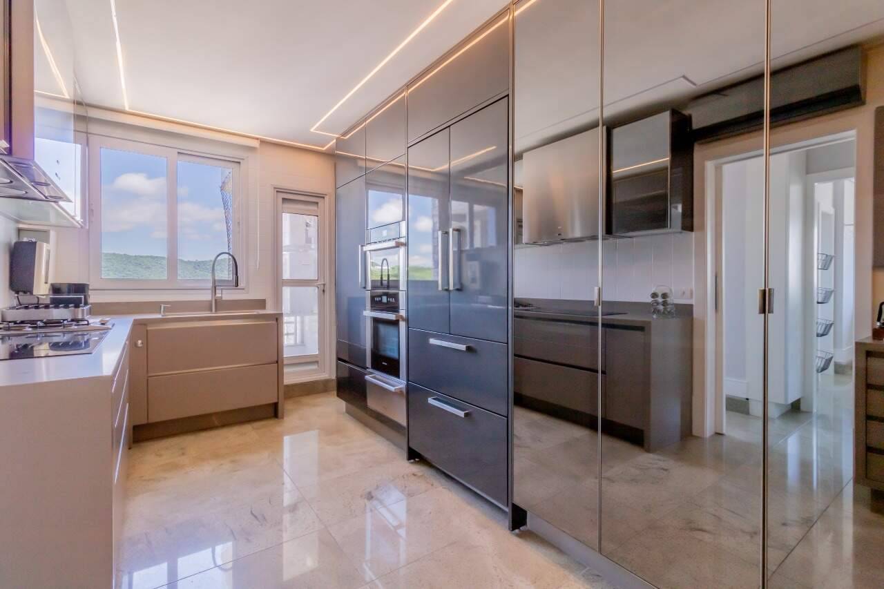 Foto do imóvel Apartamento Vista Mar com 06 suítes á venda no Edifício Victoria Residence no Centro de Balneário Camboriú