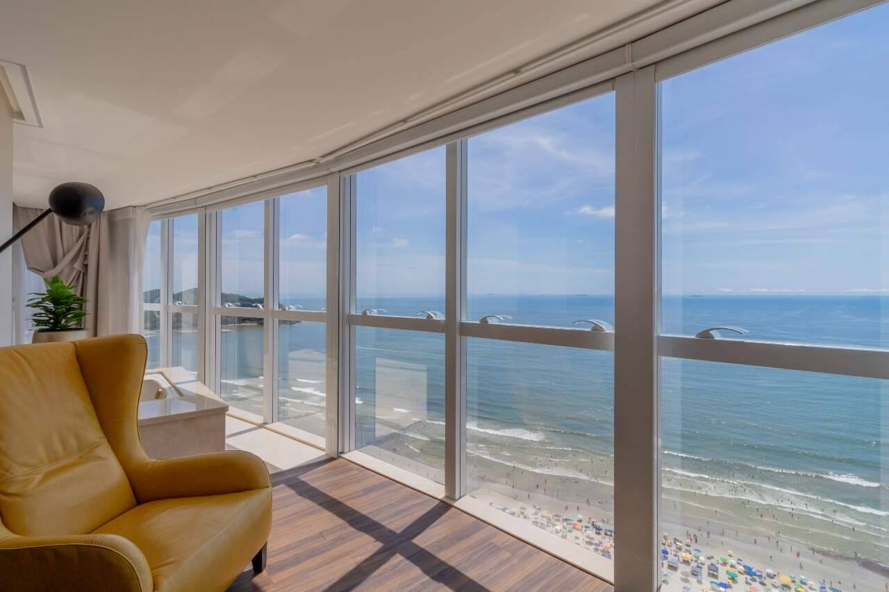 Foto do imóvel Apartamento Vista Mar com 06 suítes á venda no Edifício Victoria Residence no Centro de Balneário Camboriú