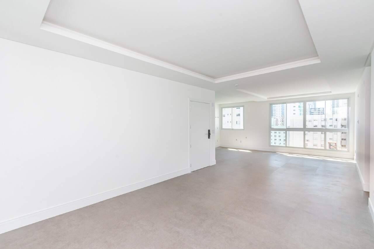 Foto do imóvel Apartamento no Edifício Villa Alba – 4 Quartos, 4 Suítes, 5 Banheiros no Centro de Balneário Camboriú