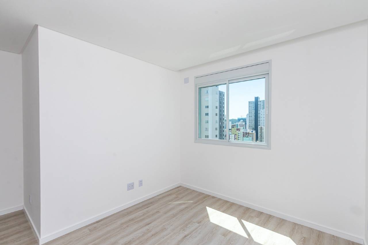 Foto do imóvel Apartamento no Edifício Villa Alba com 4 Suítes, 5 Banheiros e 3 Vagas no Centro de Balneário Camboriú