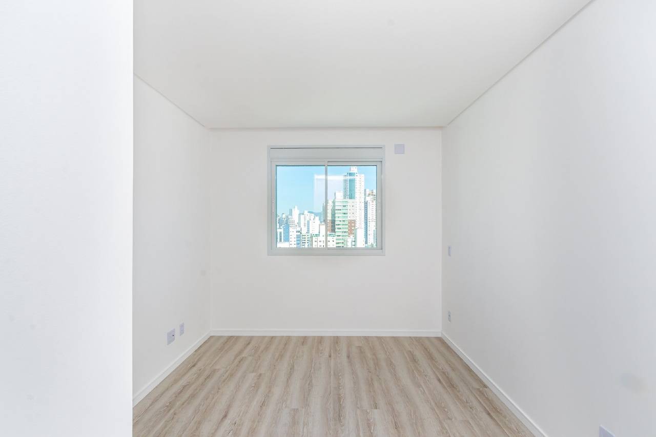 Foto do imóvel Apartamento no Edifício Villa Alba com 4 Suítes, 5 Banheiros e 3 Vagas no Centro de Balneário Camboriú