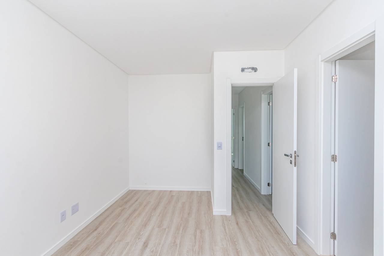 Foto do imóvel Apartamento no Edifício Villa Alba com 4 Suítes, 5 Banheiros e 3 Vagas no Centro de Balneário Camboriú