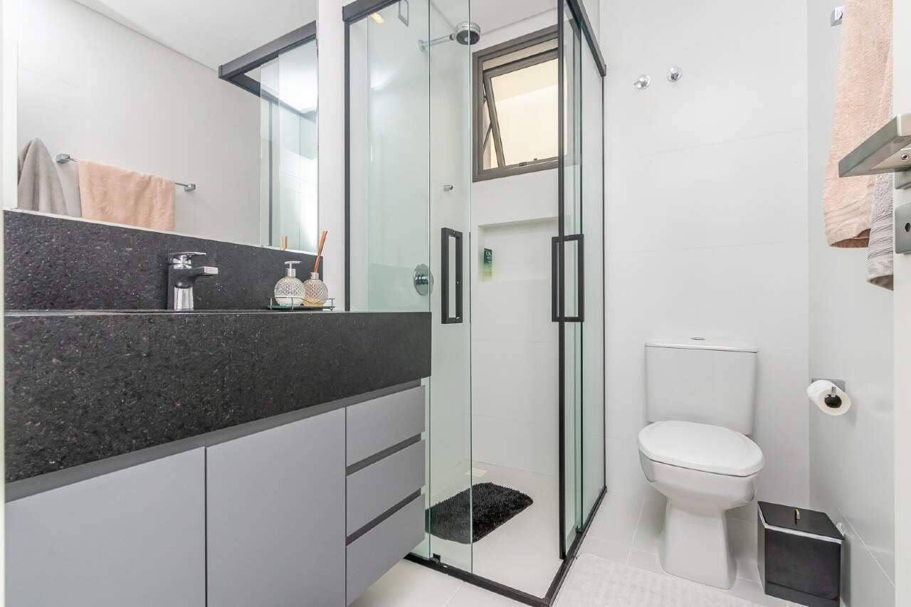 Foto do imóvel Apartamento 4 suites Quadra Mar Mobiliado a venda no Edifício Milano em Meia Praia.