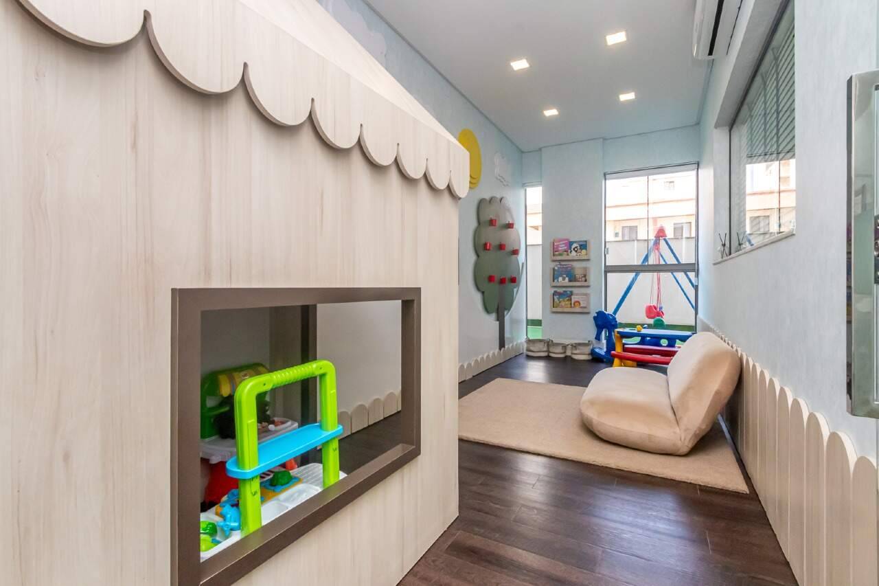 Foto do imóvel Apartamento 4 suites Quadra Mar Mobiliado a venda no Edifício Milano em Meia Praia.