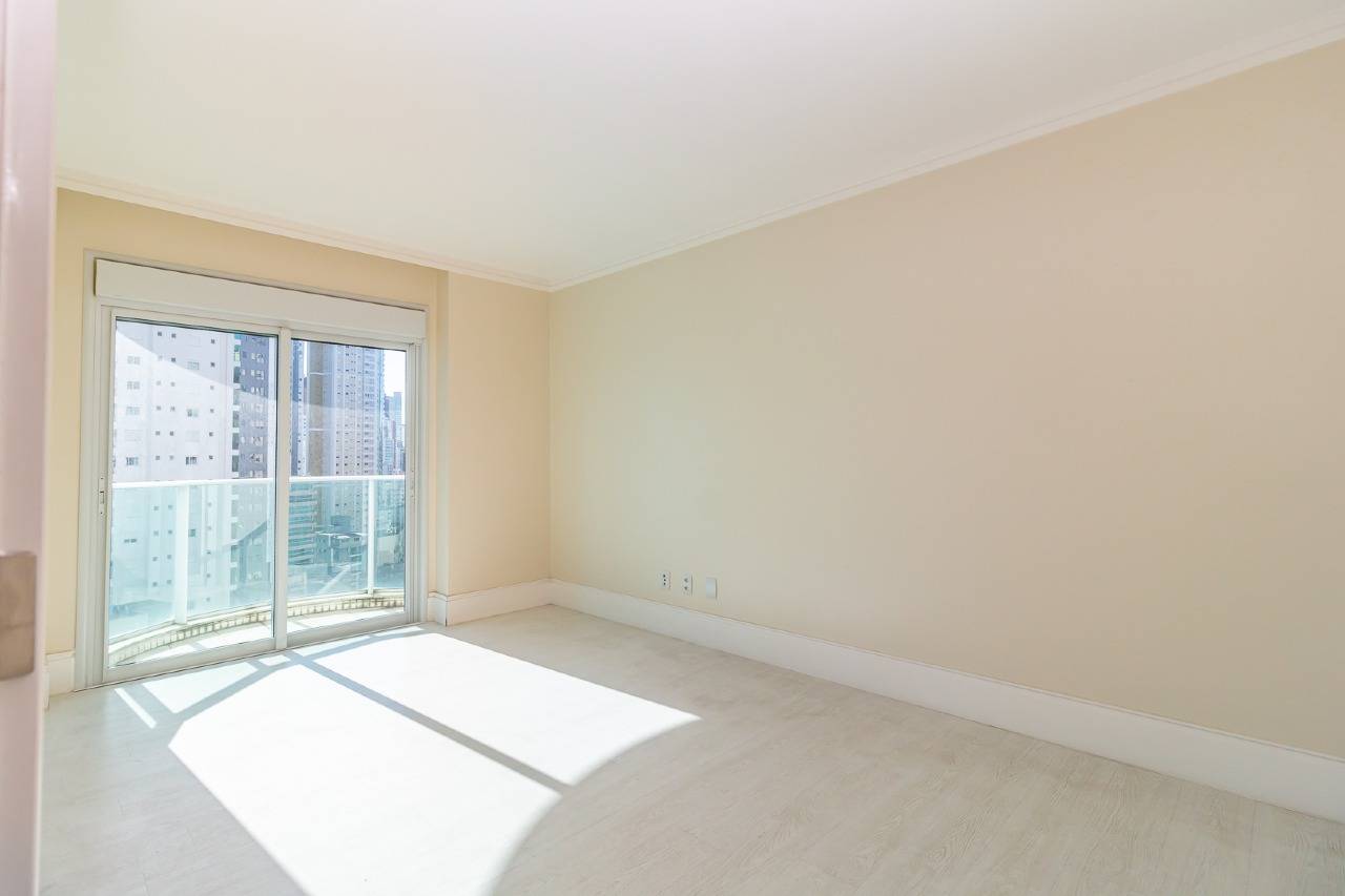 Foto do imóvel Apartamento com 03 suítes no Lê Majestic em Balneário Camboriú.