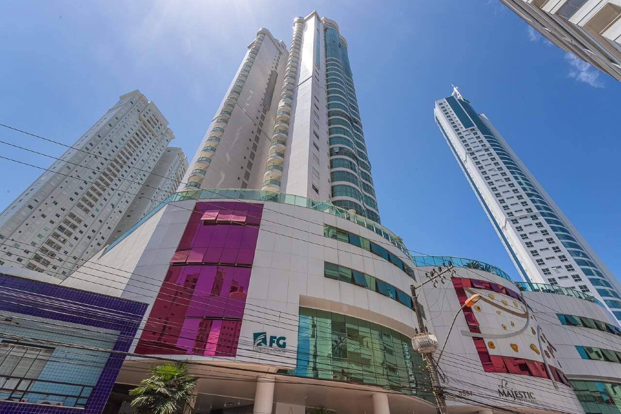 Foto do imóvel Apartamento com 03 suítes no Lê Majestic em Balneário Camboriú.