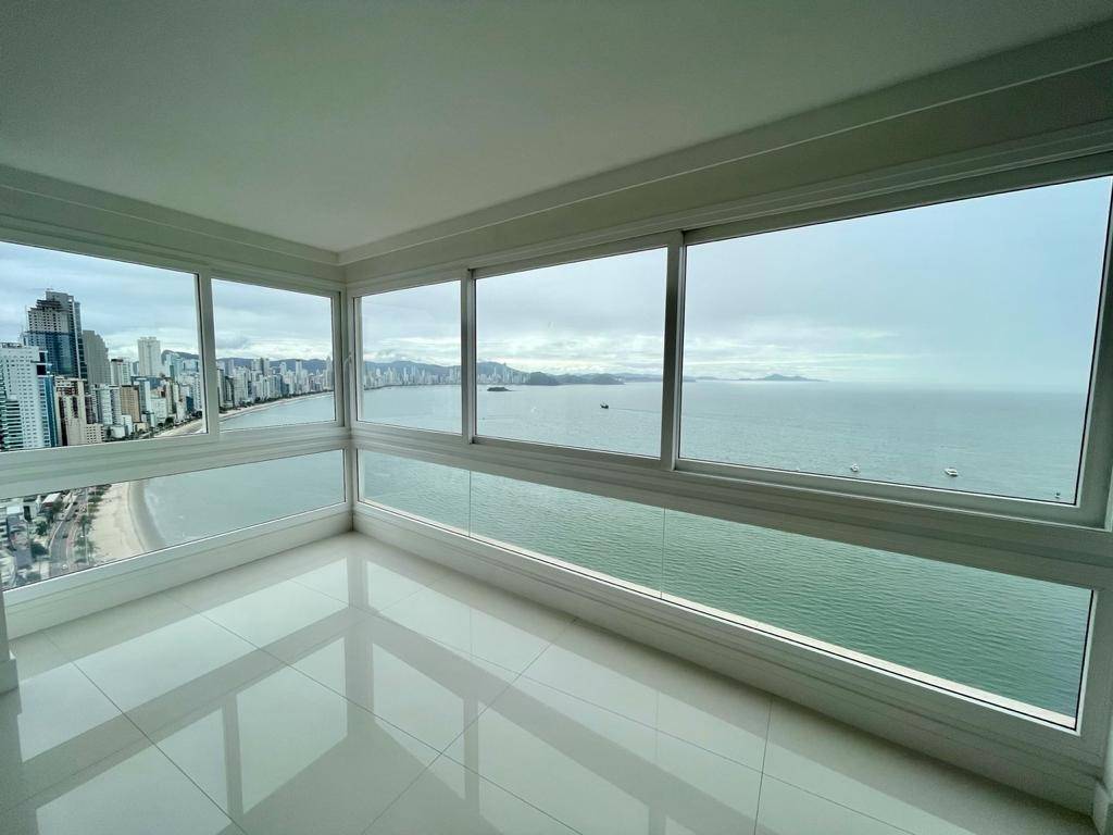Cobertura Triplex com 7 Suítes no Edifício Gran Palazzo na Barra Sul em Balneário Camboriú