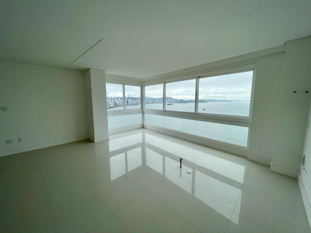 Foto do imóvel Cobertura Triplex Vista Mar com 07 Suítes á venda no Edifício Gran Palazzo em Balneário Camboriú