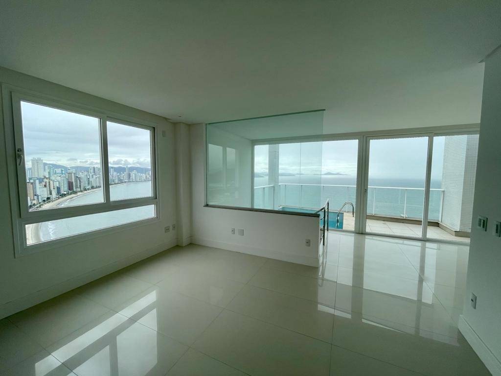 Foto do imóvel Cobertura Triplex Vista Mar com 07 Suítes á venda no Edifício Gran Palazzo em Balneário Camboriú