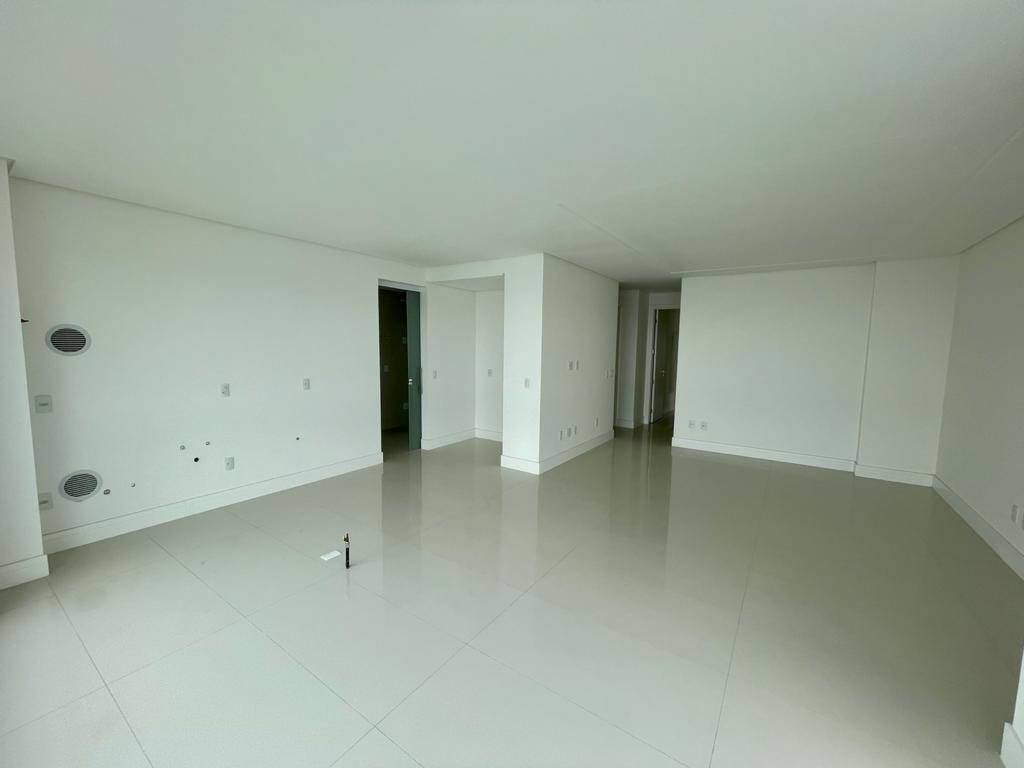Foto do imóvel Cobertura Triplex Vista Mar com 07 Suítes á venda no Edifício Gran Palazzo em Balneário Camboriú