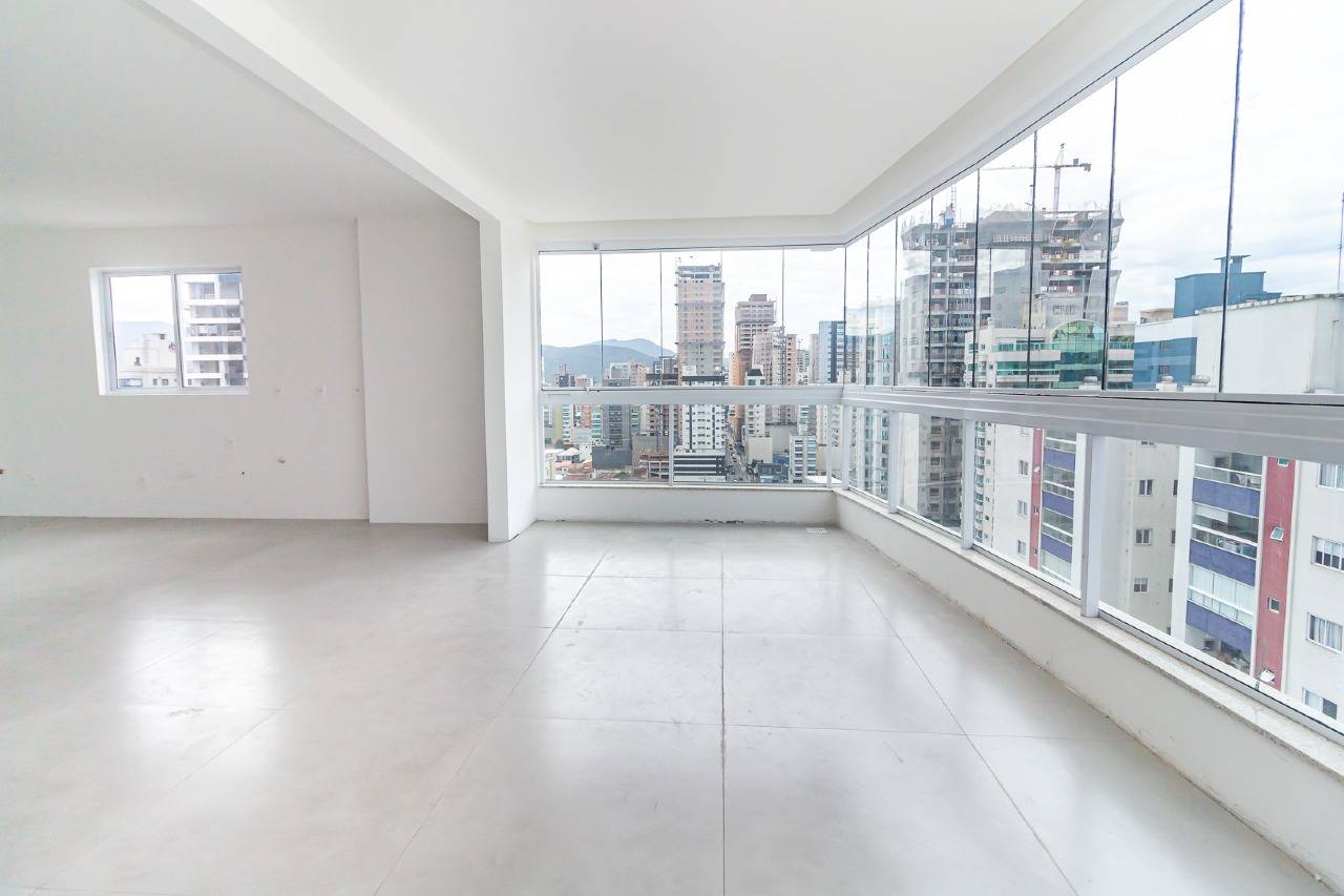 Apartamento com 3 dormitórios no Syrah Residencial em Meia Praia na Itapema