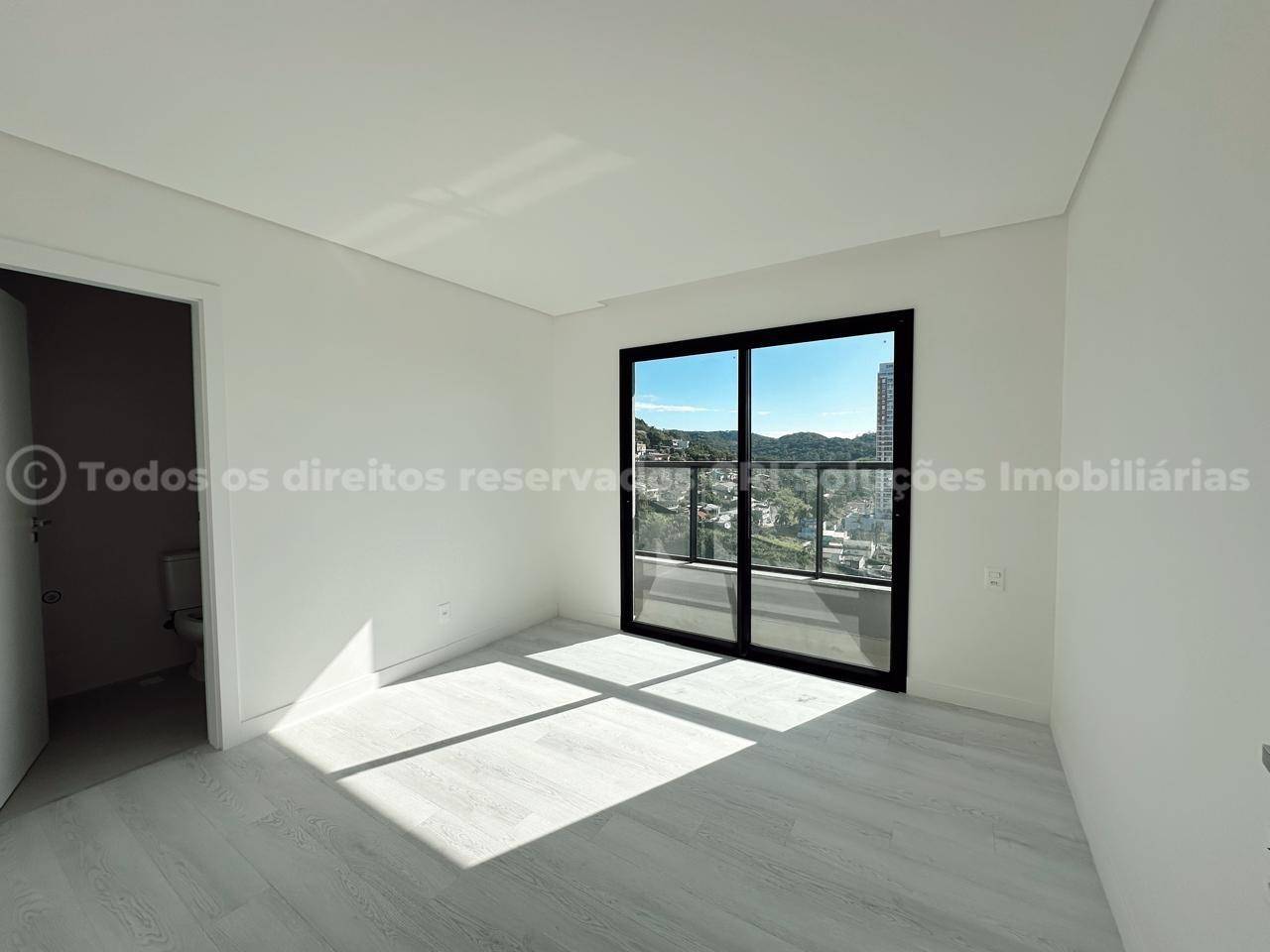 Foto do imóvel Apartamento com 2 Suítes à Venda no Edifício Brava Valley na Praia Brava em Itajaí