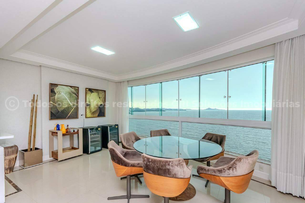 Apartamento com 3 suítes no Edifício Beverly Hills na Barra Sul em Balneário Camboriú