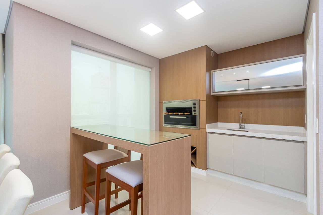 Foto do imóvel Apartamento Mobiliado com 04 dormitórios á venda no Edifício Puerto Velero em Balneário Camboriú