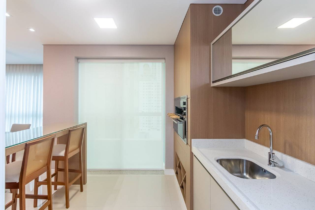 Foto do imóvel Apartamento Mobiliado com 04 dormitórios á venda no Edifício Puerto Velero em Balneário Camboriú