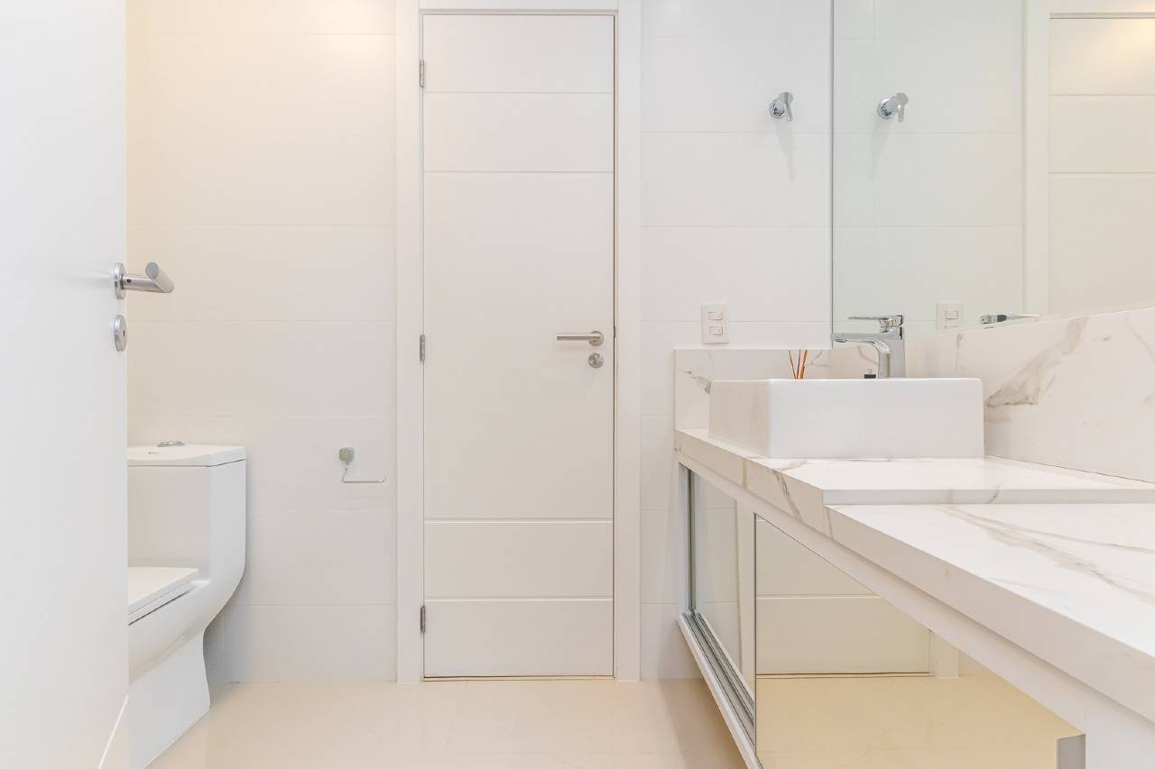 Foto do imóvel Apartamento Mobiliado com 04 dormitórios á venda no Edifício Puerto Velero em Balneário Camboriú