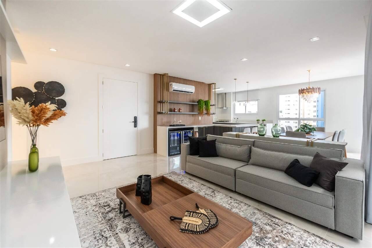 Apartamento com 4 suítes no Bréscia Residencial na Barra Sul em Balneário Camboriú
