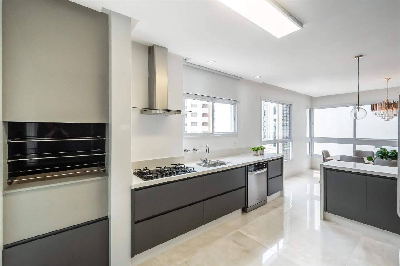 Foto do imóvel Apartamento Mobiliado com 04 suítes á venda no Edifício Bréscia Residence em Balneário Camboriú
