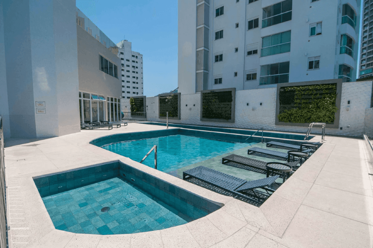 Foto do imóvel Apartamento á venda com 03 suítes no Edifício Via Marina em Balneário Camboriú