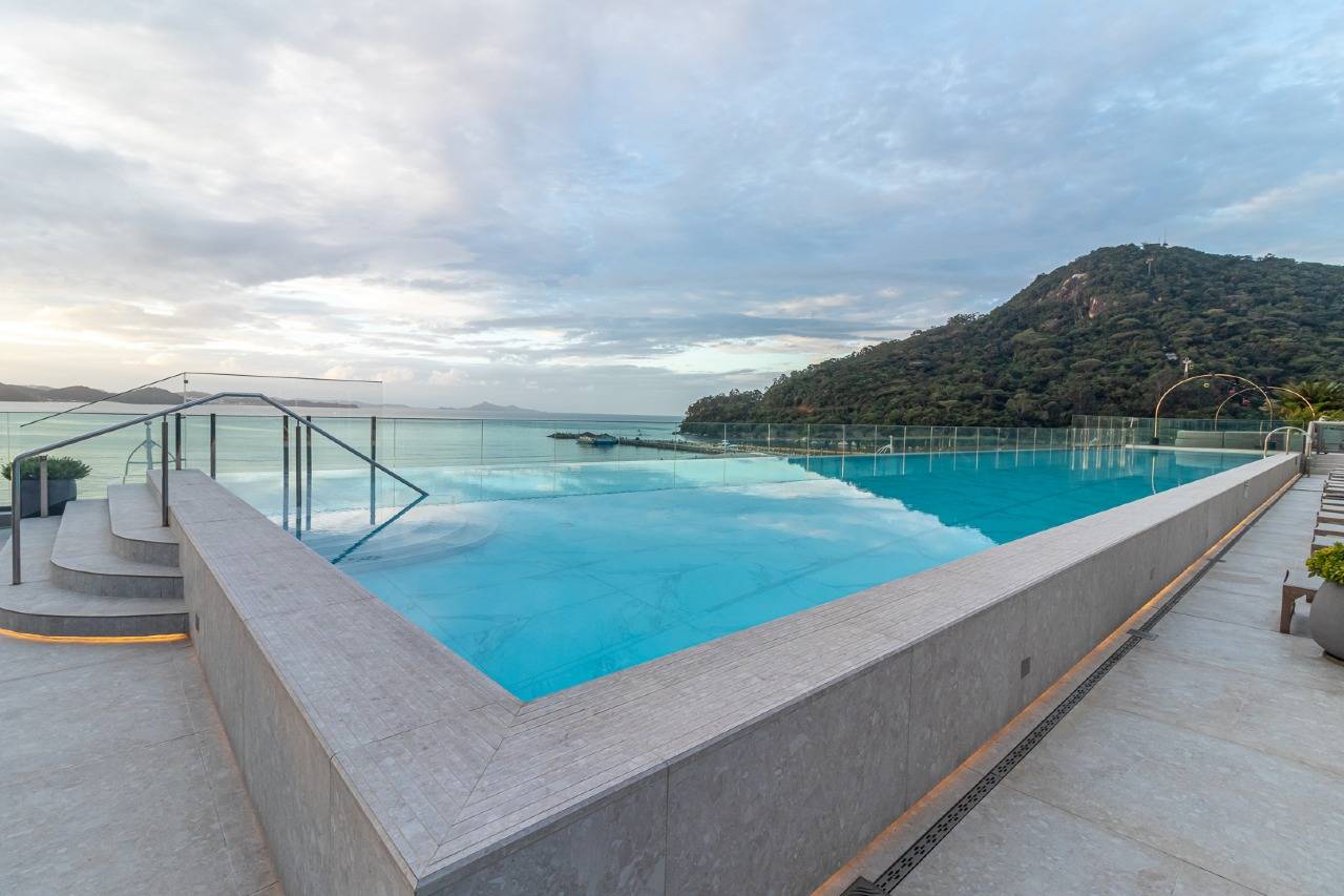 Foto do imóvel Apartamento 4 Suítes à Venda no Edifício Pharos – Beira-Mar, Balneário Camboriú