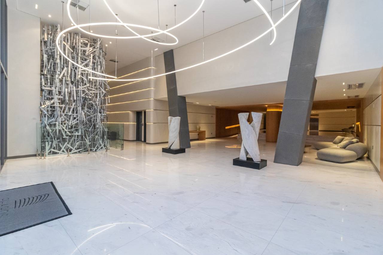 Foto do imóvel Apartamento 4 Suítes à Venda no Edifício Pharos – Beira-Mar, Balneário Camboriú