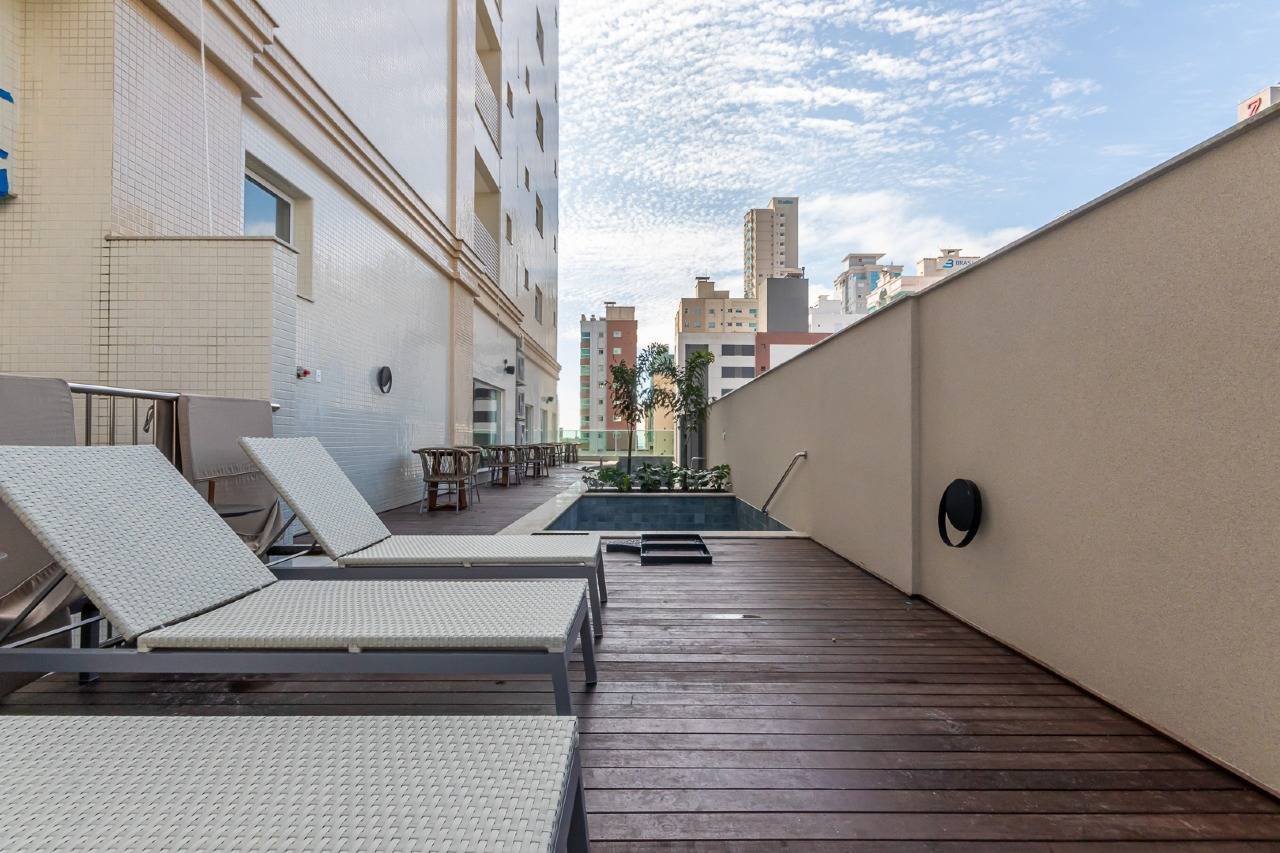 Foto do imóvel Apartamento 3 Suítes no Edifício Azzure Residence Meia Praia Itapema