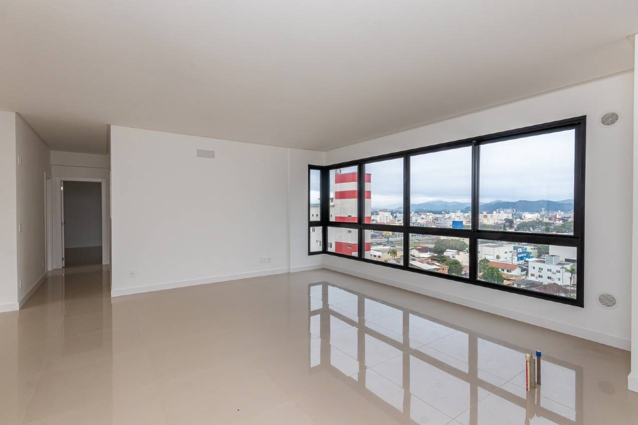 Foto do imóvel Apartamento com 03 suítes á venda no Edifício Porto Rotterdam em Balneário Camboriú