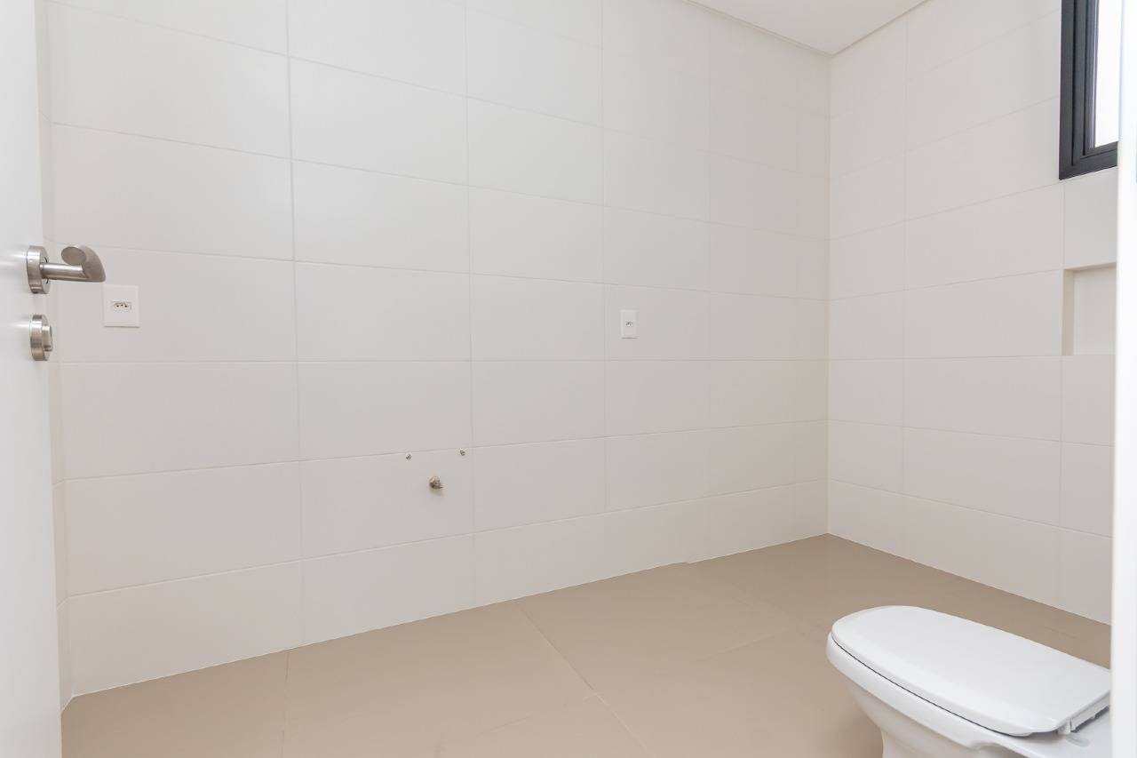 Foto do imóvel Apartamento com 03 suítes á venda no Edifício Porto Rotterdam em Balneário Camboriú