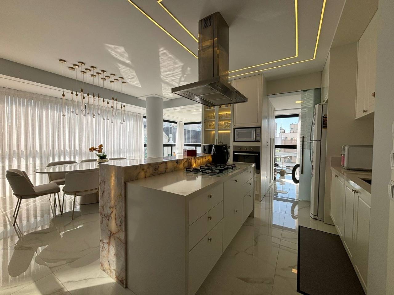 Foto do imóvel Apartamento a venda no Edificio Sunsky Tower com 04 quartos sendo 04 suites em Itapema Meia Praia