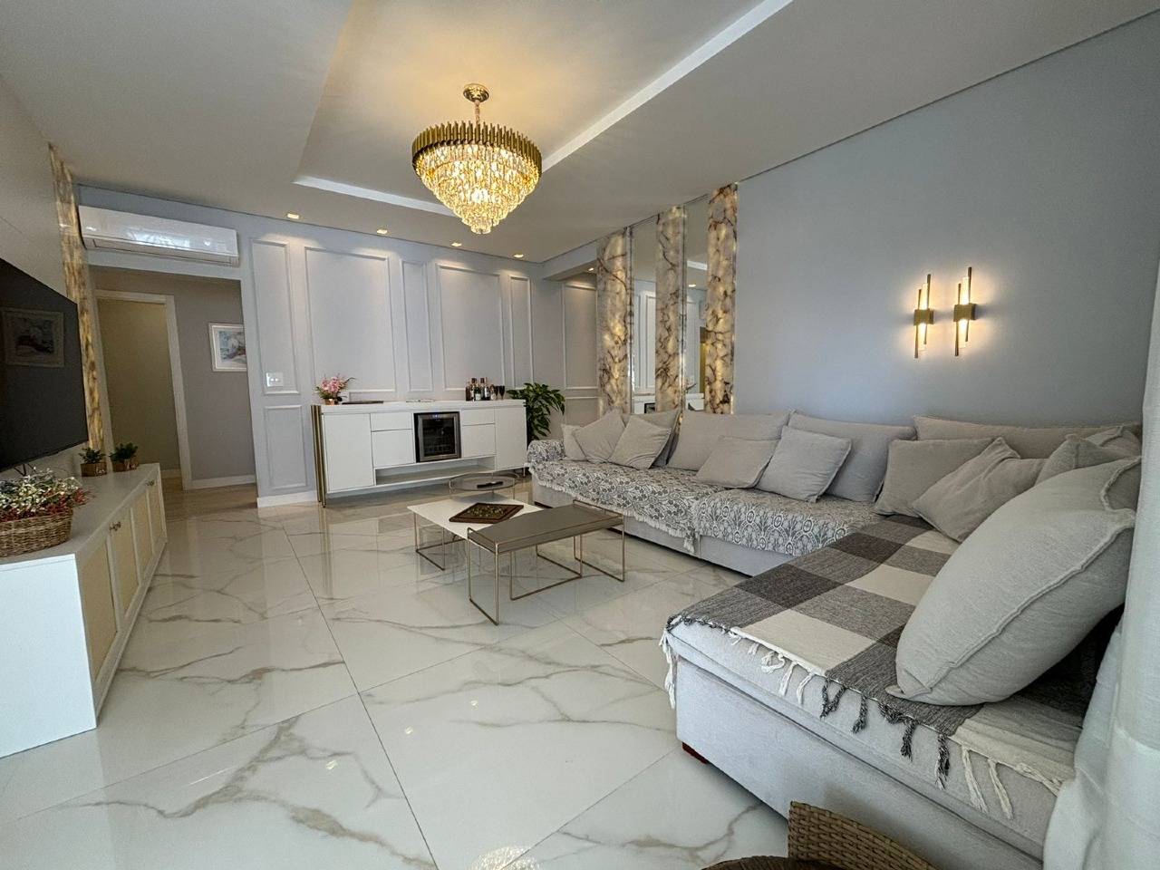 Foto do imóvel Apartamento a venda no Edificio Sunsky Tower com 04 quartos sendo 04 suites em Itapema Meia Praia