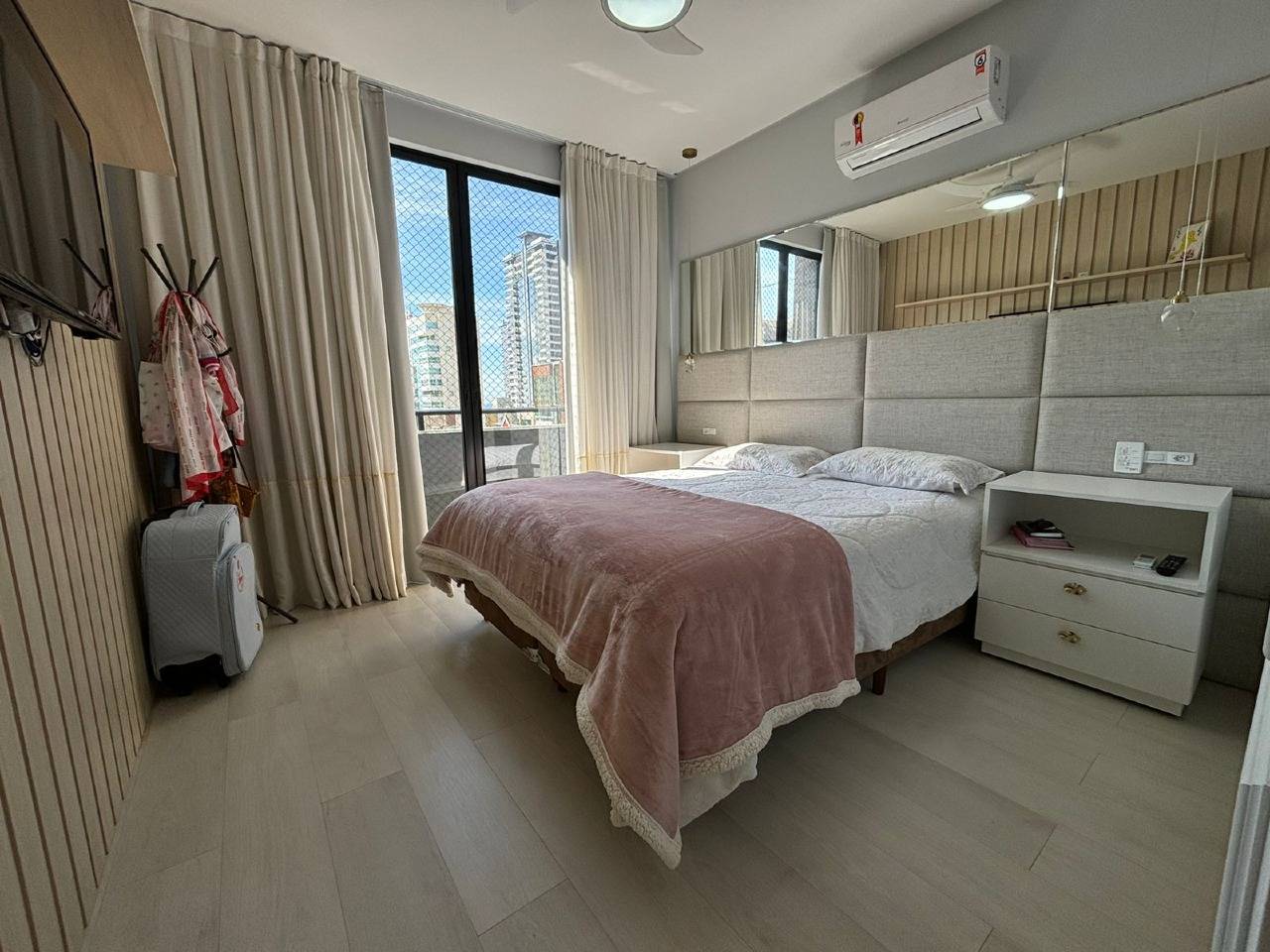 Foto do imóvel Apartamento a venda no Edificio Sunsky Tower com 04 quartos sendo 04 suites em Itapema Meia Praia