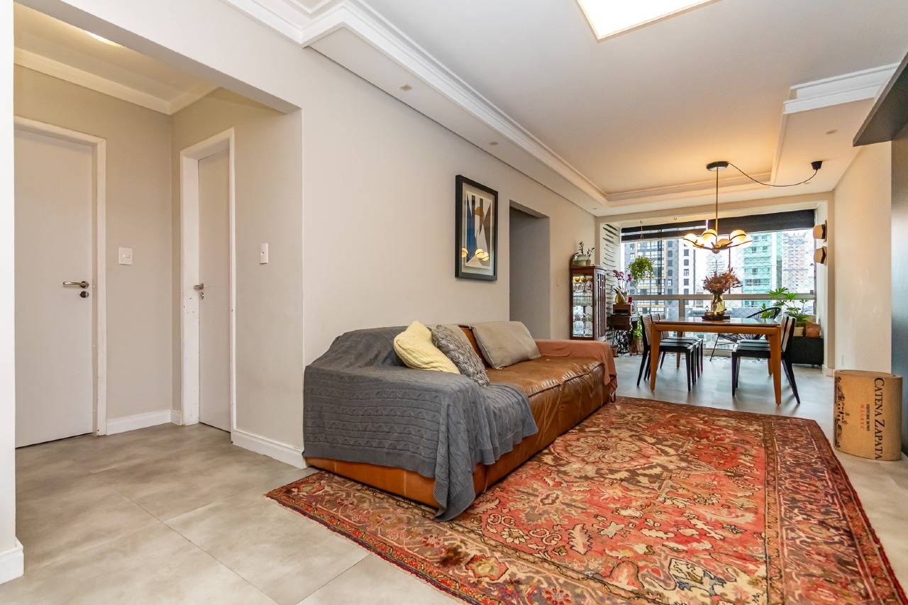 Foto do imóvel Apartamento Mobiliado no Residencial Roma com 3 Dormitórios (1 Suíte) e 1 Vaga na Rua 2300 em Balneário Camboriú