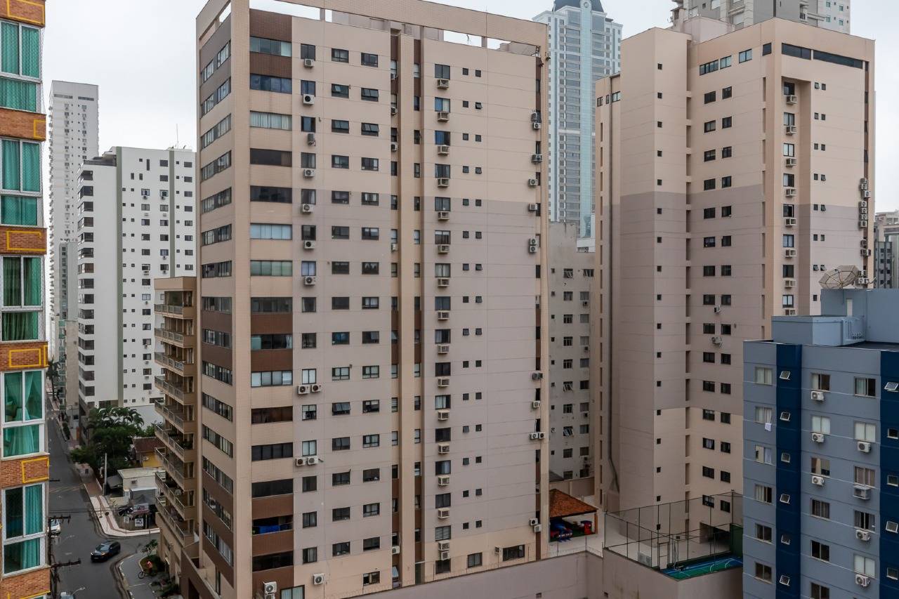 Foto do imóvel Apartamento Mobiliado no Residencial Roma com 3 Dormitórios (1 Suíte) e 1 Vaga na Rua 2300 em Balneário Camboriú