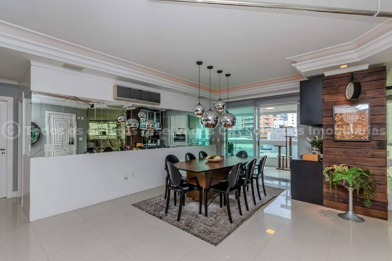 Foto do imóvel Apartamento Mobiliado com 03 suítes á venda no Edifício Alexandria em Balneário Camboriú