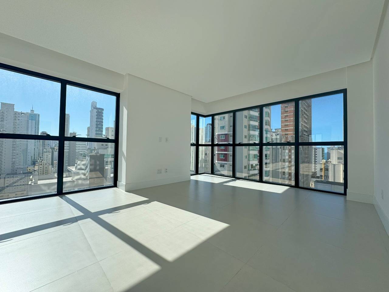 Foto do imóvel Apartamento com 04 suítes no Edifício Rooftop em Balneário Camboriú
